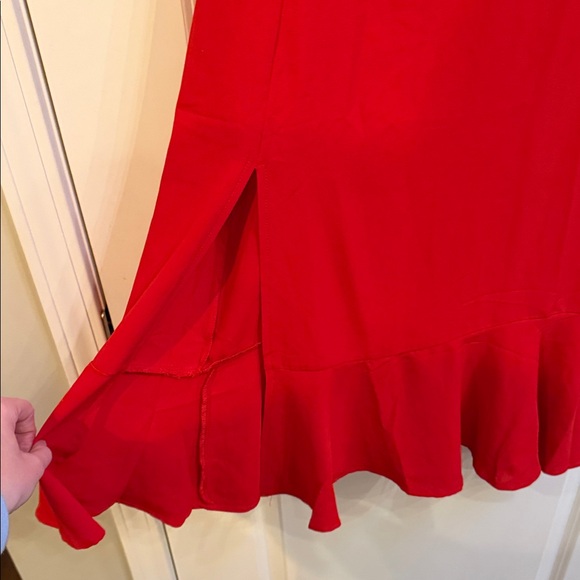 Elegant Red Tie-Waist Square Neck Maxi Dress - Picture 4 of 6